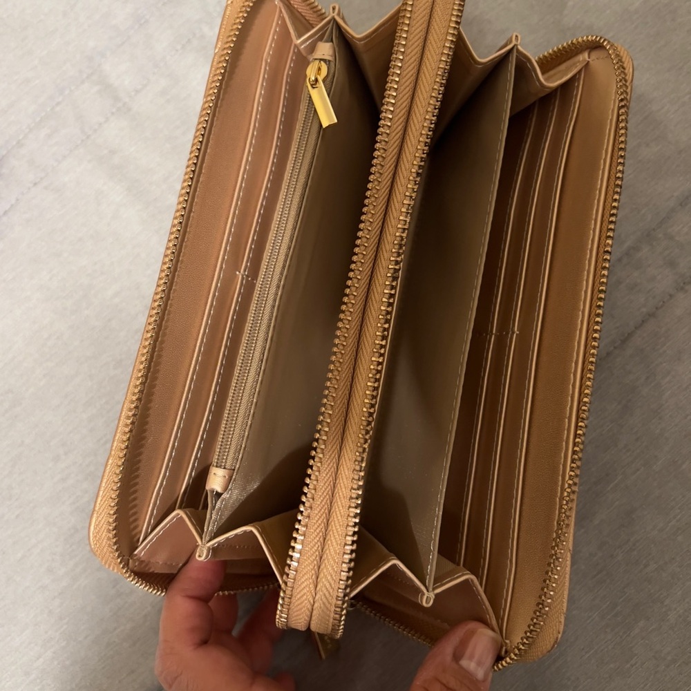 2  Zip Wallet Set - Red & Gold - Picture 4 of 7